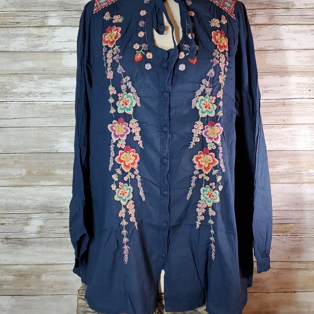 NWT Johnny Was Alaura embroidered blouse sz M